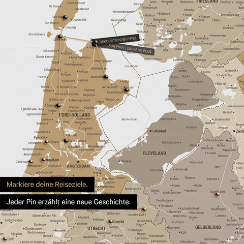 Moderne Benelux-Landkarte in der Farbe Multicolor Beige als Pinn-Leinwand zeigt einen Ausschnitt von Nord-Holland und Utrecht, in der bereits besuchte Reiseziele durch Pins markiert sind
