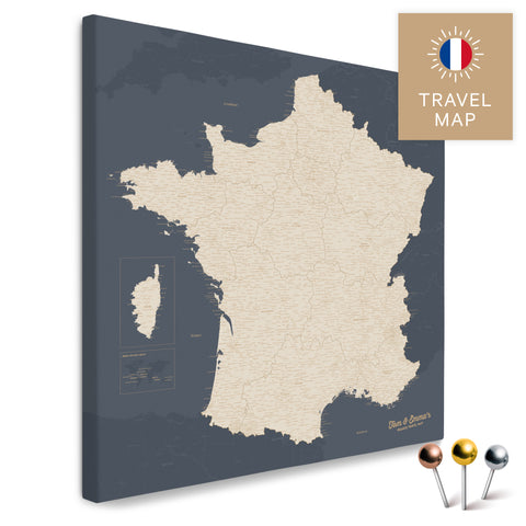Frankreich-Landkarte in der Farbe Hale Navy in einem modernen, minimalistischem Design als Leinwand zum Pinnen von Reisen und Orten