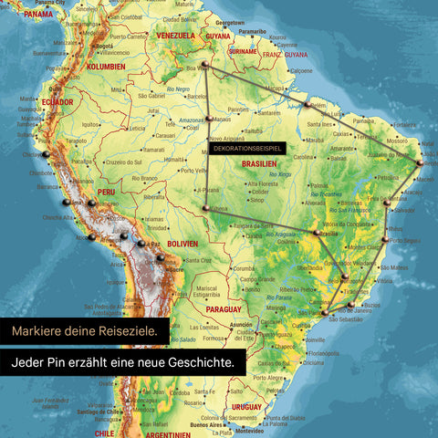 Detail van een topografische wereldkaart als Canvas Prikbord in Multicolor Topo met pins die een uitgestippelde reisroute in Zuid-Amerika door de landen Brazilië, Peru en Ecuador toont