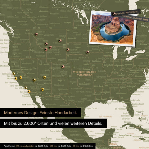 Gedetailleerde wereldkaart als prikbord in olijfgroen voor het markeren van tot wel 2.600 reisbestemmingen in de VS, Canada en Mexico, ideaal voor het visueel weergeven van eerdere reizen en toekomstige reisplannen