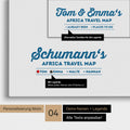 Pinnwand Leinwand einer Afrika-Karte in Blau mit Personalisierung als Logo mit Familiennamen und Legende