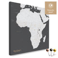 Afrika-Karte in Dunkelgrau als Pinn-Leinwand, perfekt zum Markieren und Planen von Reisen, hier kaufen