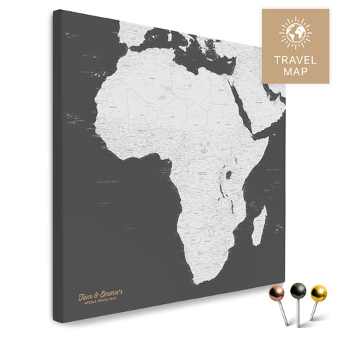 Afrika-Karte in Dunkelgrau als Pinn-Leinwand, perfekt zum Markieren und Planen von Reisen, hier kaufen