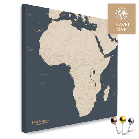 Afrika-Karte in Hale Navy (Dunkelblau-Gold) als Pinn-Leinwand, perfekt zum Markieren und Planen von Reisen, hier kaufen