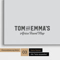 Personalisierung einer Afrika-Karte Pinnwand in Multicolor Gray mit einem Logo im Vintage-Look