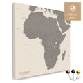 Afrika-Karte in Warmgray (Braun-Grau) als Pinn-Leinwand, perfekt zum Markieren und Planen von Reisen, hier kaufen