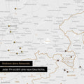 Detail einer DACH-Karte als Pinn-Leinwand in Light Black mit Pins in Deutschland, Österreich und Schweiz
