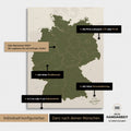 Vielfältige Konfigurationsmöglichkeiten einer Deutschland-Karte als Pinn-Leinwand in Olive Green