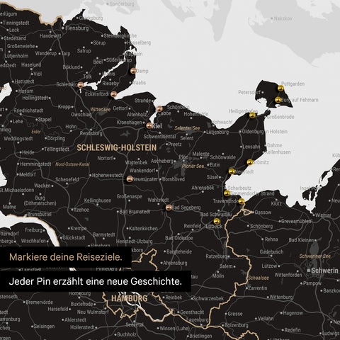 Detail einer Deutschland-Karte als Pinn-Leinand in Light Black (Weiß Schwarz) mit Pins in Schleswig-Holstein