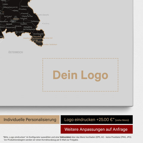 Deutschland-Karte als Pinn-Leinwand in Light Black (Weiss-Schwarz) mit Eindruck eines Firmenlogos