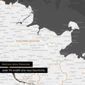 Detail einer Deutschland-Karte als Poster in Dunkelgrau mit Pins in Schleswig-Holstein