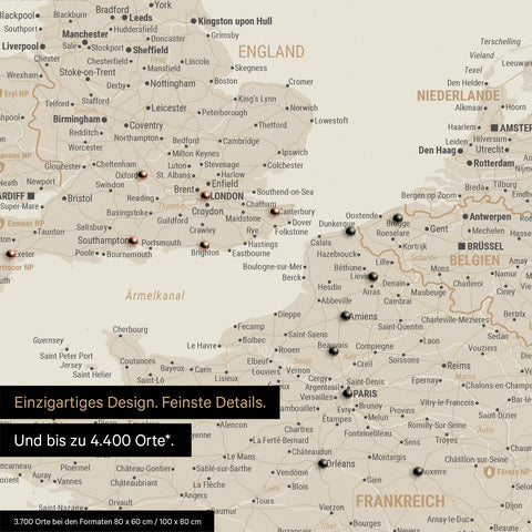 Europa Landkarte in Gold als Leinwand zum Pinnen zeigt einen Ausschnitt von England, Frankreich und Belgien mit vielen Details wie Nationalparks, Flüssen und zahlreichen kleinen Orten und Städten, die teilweise mit Pins markiert sind