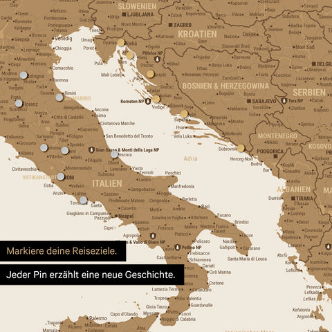 Detail einer magnetischen Europa Landkarte als Magnet-Poster in Bronze zeigt einen Ausschnitt von Italien, Kroatien und Griechenland