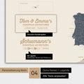 Europakarte als Magnet-Poster in Navy Light mit Personalisierung als Logo mit Familiennamen und Legende