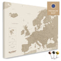 Europakarte in der Farbe Desert Sand in einem modernen, minimalistischem Design als Leinwand zum Pinnen von Reisen und Orten