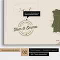 Europakarte Pinn-Leinwand in Olive Grün mit Personalisierung als rundes Logo, das eine Legende für bereits besuchte Reiseziele im Rundtext beinhaltet