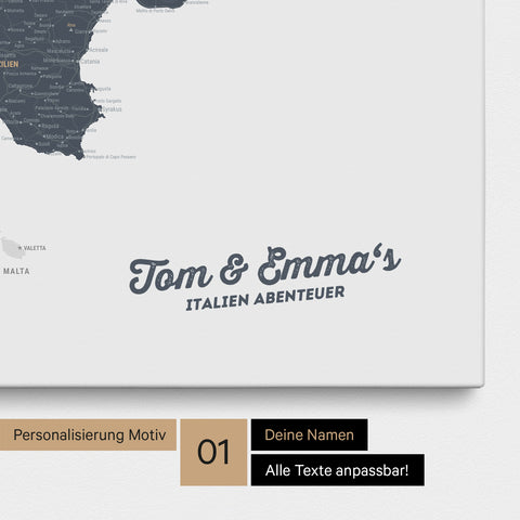 Landkarte von Italien als Pinnwand Leinwand in Denim Blue mit Personalisierung und Namen in einer modernen Schreibschrift