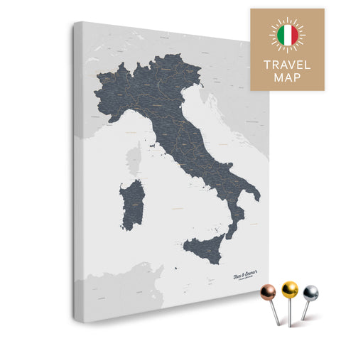 Italien-Landkarte in der Farbe Denim Blue in einem modernen, minimalistischem Design als Leinwand zum Pinnen von Reisen und Orten