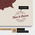 Pinnwand Leinwand einer Österreichkarte in Farbe Bordeaux Rot mit personalisiertem Eindruck von Namen und einer Legende zum Markieren