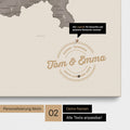 Pinnwand Leinwand einer Schweizkarte in Farbe Warmgray (Braun-Grau) mit personalisiertem Eindruck von Namen und einer Legende zum Markieren