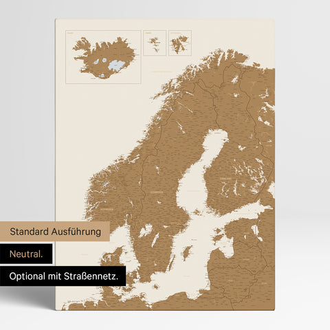 Neutrale und schlichte Standard-Ausführung einer Skandinavien-Karte als Pinn-Leinwand in Bronze mit oder ohne Straßennetz