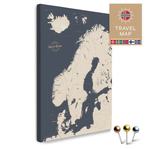 Skandinavien-Karte in Hale Navy als Pinnwand Leinwand zum Pinnen und Markieren von Reisezielen kaufen