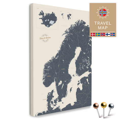 Skandinavien-Karte in Navy Light als Pinnwand Leinwand zum Pinnen und Markieren von Reisezielen kaufen