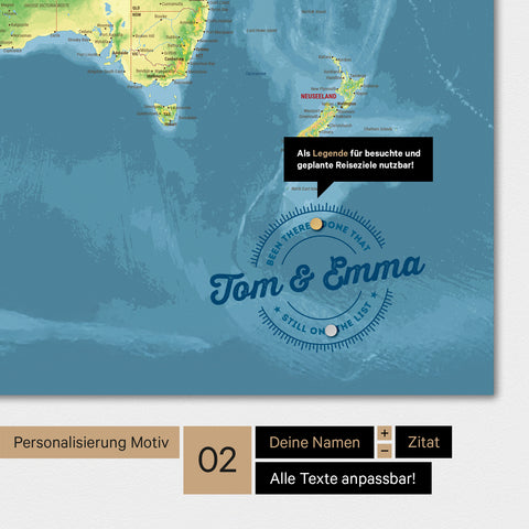 Personalisierte topografische Magnet-Weltkarte in Multicolor Topo mit eingedruckten Namen und einer Legende zur Markierung von besuchten Orten