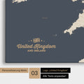 Karte von Großbritannien in Farbe Hale Navy (Dunkelblau-Gold) als Leinwand zum Pinnen mit einer optionalen Personalisierung „United Kingdom“