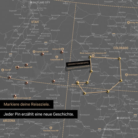Detaillierte USA Amerika Karte als Pinn-Leinand in Light Gray zeigt Pins ins Reisezielen in Utah und Colorado
