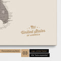 Pinnwand Leinwand einer USA Amerika Karte in Warmgray (Braun-Grau) mit eingedrucktem Logo „United States"