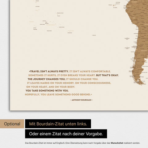 Carte du monde en bronze avec une citation imprimée d'Anthony Bourdain, qui peut être remplacée par n'importe quelle autre citation lors d'une personnalisation