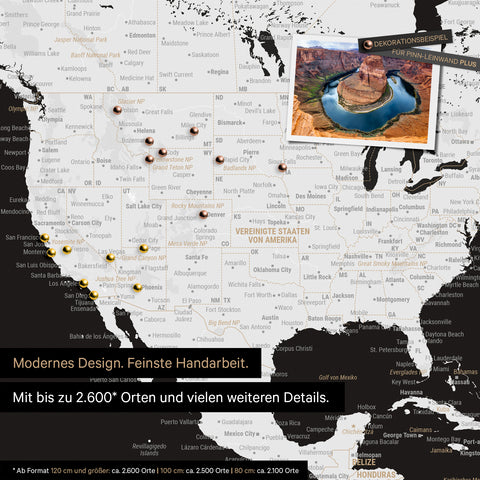 Detailreiche Weltkarte als Pinnwand in Schwarz-Weiß zur Markierung von bis zu 2.600 Reisezielen in den USA, Kanada und Mexiko, Ideal für die visuelle Darstellung vergangener Reisen und zukünftiger Reisepläne