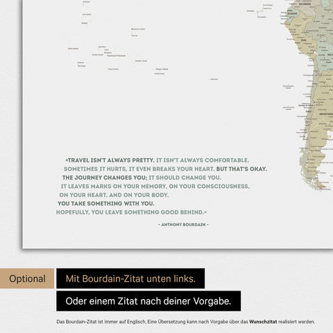 Magnetische Weltkarte in Multicolor Sage mit eingedrucktem Zitat von Anthony Bourdain, das mit einer Personalisierung gegen ein anderes Zitat ersetzt werden kann