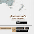 Carte du monde en couleur Multicolore Clair avec personnalisation en tant que logo familial