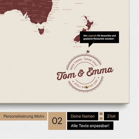 Personalisierte Weltkarte als Pinnwand Leinwand in Bordeaux Rot mit eingedruckten Namen und einer Legende zur Markierung von besuchten Orten