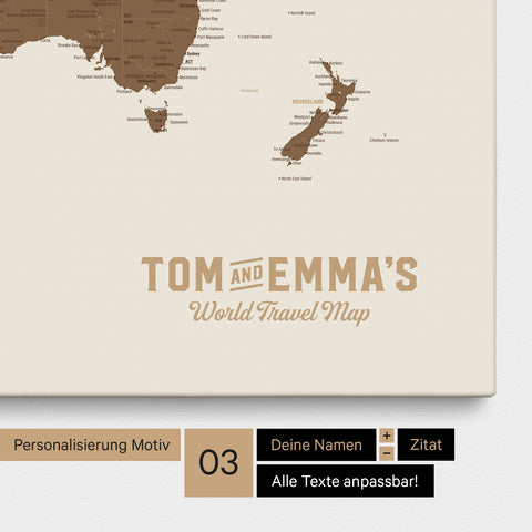 Personalisierung einer Weltkarte Pinnwand in Multicolor Brown mit einem Logo im Vintage-Look, bei dem die Namen und die Unterzeile „World Travel Map“ geändert werden kann