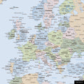 Een gedetailleerde uitsnede van een politieke wereldkaart-prikbord toont een uitsnede van Europa met alle landen en hoofdsteden.