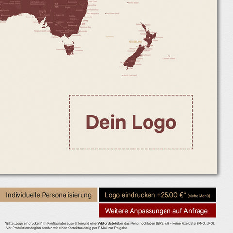 Weltkarte Poster in Bordeaux Rot mit eingedrucktem Firmenlogo