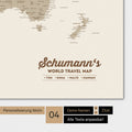 Poster Weltkarte in Desert Sand (Beige) mit Personalisierung als Familien-Logo