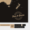 Alternatives Motiv für eine Personalisierung mit deinem Namen auf einer Weltkarte als Poster in Sonar Black (Schwarz-Gold)